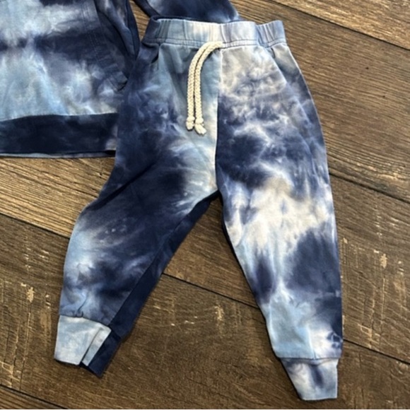 Kids Navy Tie-Dye Hoodie and Jogger Set - Picture 4 of 4